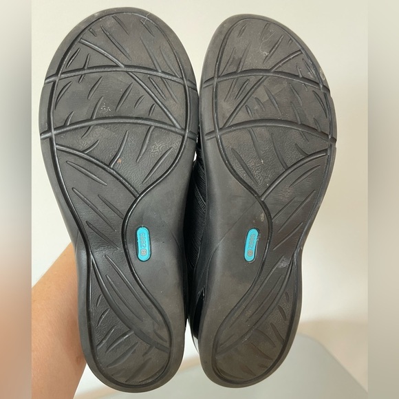 Bzees Slip on Rosie shoe in a women's size 9.5 work comfort walking career - Picture 7 of 11